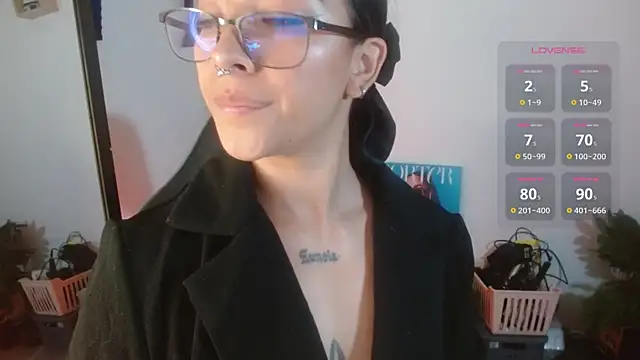 Snapshot of karlavittar chatting on 10-16-25, 01:45 karlavittar online show from 10-16-25, 01:45