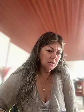 Snapshot of emma_tour chatting on 11-04-25, 04:50 emma tour online show from 11-04-25, 04:50