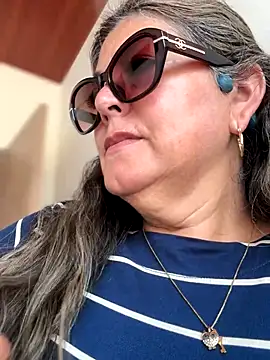 Snapshot of emma_tour chatting on 11-09-25, 09:35 emma tour online show from 11-09-25, 09:35