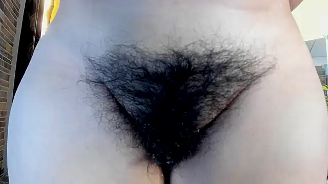 Snapshot of girasol_walton chatting on 03-19-25, 07:06 girasol walton online show from 03-19-25, 07:06
