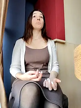 Snapshot of EvaXOAir chatting on 03-21-25, 05:11 EvaXOAir online show from 03-21-25, 05:11
