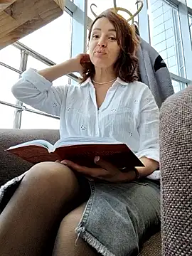 EvaXOAir online show from 10-11-25, 04:12