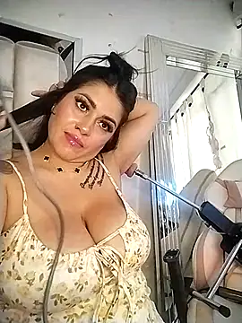 chelaqueen  online show from 11-05-25, 09:04