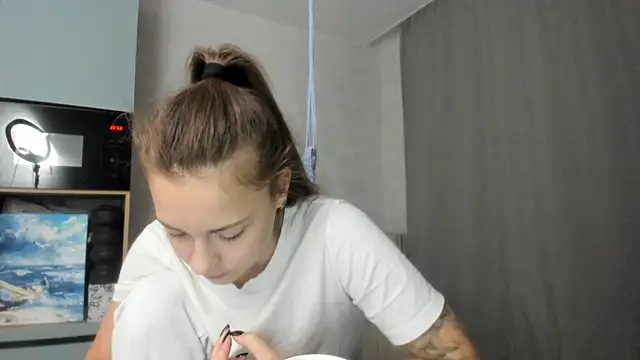 why again me online show from 09-27-25, 06:02