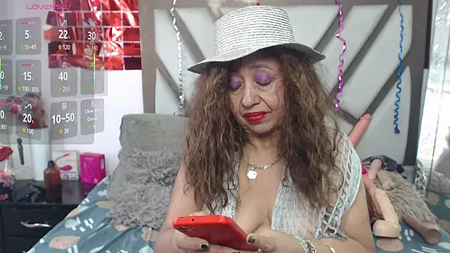 matureluna online show from 06-26-26, 04:22