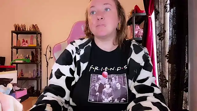 kisicaxx online show from 12-16-25, 10:09