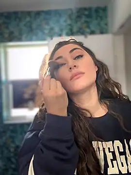 Snapshot of lovely_beast chatting on 11-08-25, 05:34 lovely beast online show from 11-08-25, 05:34