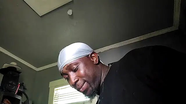 Snapshot of Tramontas chatting on 09-10-25, 09:04 Tramontas online show from 09-10-25, 09:04