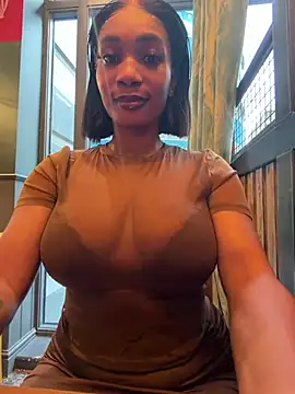 Snapshot of __Nessa__ chatting on 05-08-26, 11:48 Nessa online show from 05-08-26, 11:48