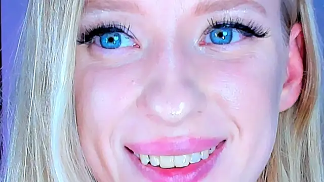 Snapshot of Jane_Klein chatting on 09-11-25, 04:01 Jane Klein online show from 09-11-25, 04:01