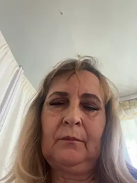 Snapshot of Irina2909@xh chatting on 06-29-26, 10:15 Irina2909xh online show from 06-29-26, 10:15