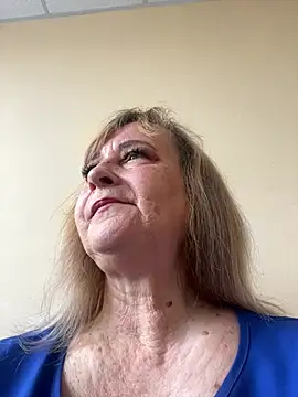 Snapshot of Irina2909@xh chatting on 08-05-26, 07:33 Irina2909xh online show from 08-05-26, 07:33
