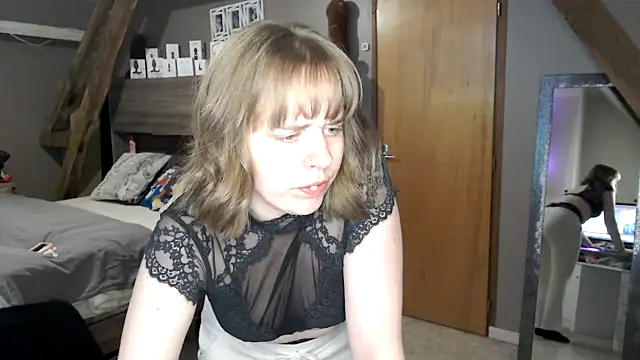Snapshot of MissGirly chatting on 02-20-25, 08:47 MissGirly online show from 02-20-25, 08:47