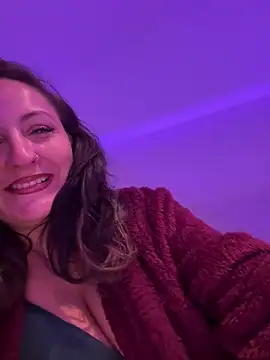 Snapshot of itsCassie chatting on 02-04-26, 02:12 itsCassie online show from 02-04-26, 02:12