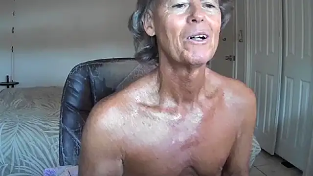 nakeedcowboi65 online show from 06-18-26, 12:20