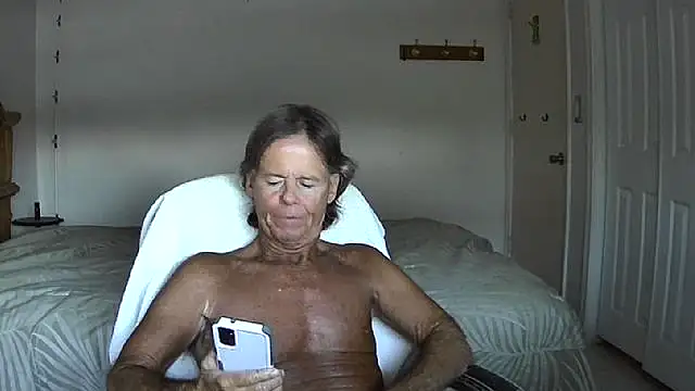 Snapshot of nakeedcowboi65 chatting on 07-25-26, 11:35 nakeedcowboi65 online show from 07-25-26, 11:35