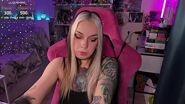 ChloeKohaku online show from 12-19-25, 06:20