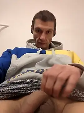 maciej online show from 01-12-26, 01:11