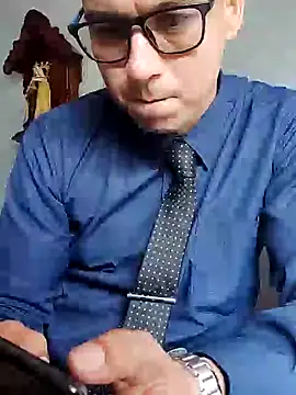 Snapshot of Business_dickkk chatting on 12-30-24, 02:40 Business dickkk online show from 12-30-24, 02:40