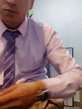 Snapshot of Business_dickkk chatting on 02-27-25, 07:15 Business dickkk online show from 02-27-25, 07:15