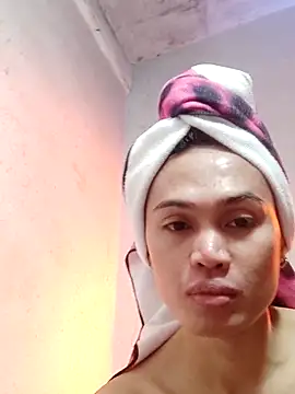 QueenSoreal online show from 02-21-25, 06:04