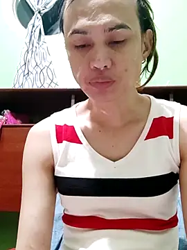 QueenSoreal online show from 02-14-26, 05:21