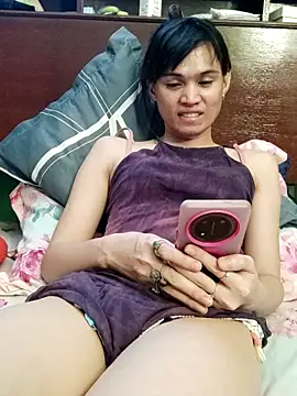 QueenSoreal online show from 05-10-26, 05:34