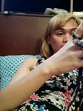QueenSoreal online show from 06-03-26, 03:42