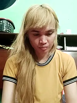 QueenSoreal online show from 06-03-26, 04:12
