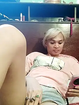 QueenSoreal online show from 06-23-26, 05:49