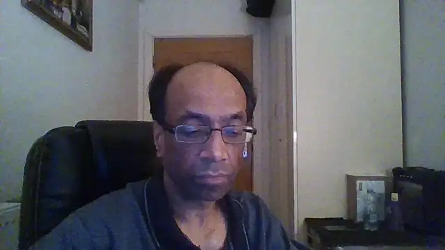 Snapshot of rauncher1 chatting on 12-23-24, 01:29 rauncher1 online show from 12-23-24, 01:29