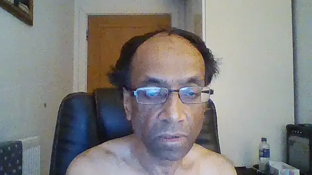 Snapshot of rauncher1 chatting on 09-09-25, 08:03 rauncher1 online show from 09-09-25, 08:03