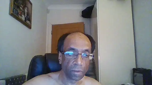 Snapshot of rauncher1 chatting on 09-17-25, 08:05 rauncher1 online show from 09-17-25, 08:05
