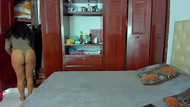 Snapshot of LUISSA_ chatting on 01-07-25, 02:19 LUISSA online show from 01-07-25, 02:19