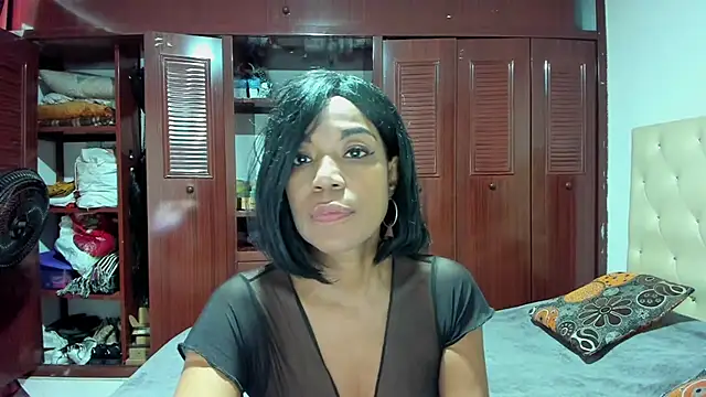 Snapshot of LUISSA_ chatting on 01-16-25, 12:20 LUISSA online show from 01-16-25, 12:20