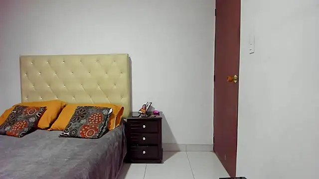 Snapshot of LUISSA_ chatting on 02-26-25, 01:30 LUISSA online show from 02-26-25, 01:30