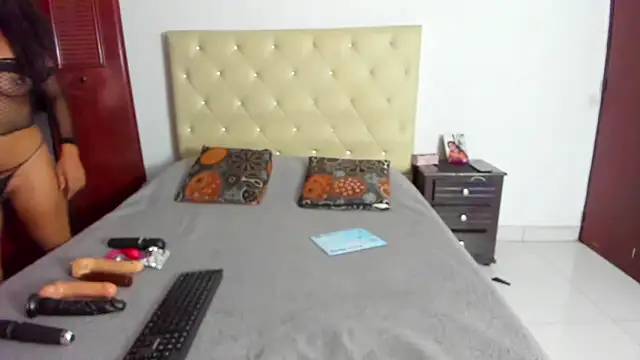 Snapshot of LUISSA_ chatting on 03-10-25, 01:21 LUISSA online show from 03-10-25, 01:21