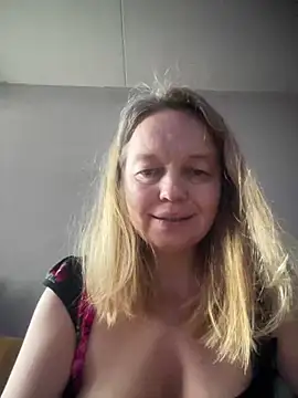 Susanel online show from 12-22-24, 10:38