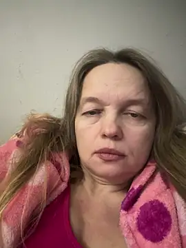 Snapshot of Susanel chatting on 01-12-26, 06:02 Susanel online show from 01-12-26, 06:02