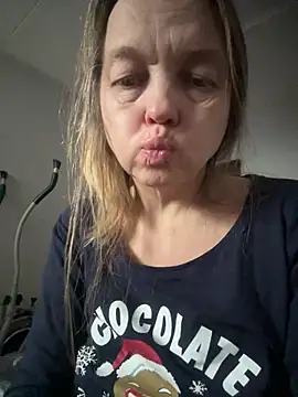 Snapshot of Susanel chatting on 01-16-26, 11:58 Susanel online show from 01-16-26, 11:58