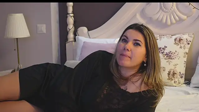 FeliciaKrige online show from 01-06-25, 02:04