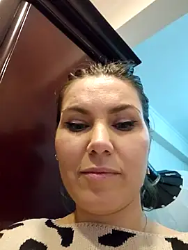 FeliciaKrige online show from 02-17-25, 05:04