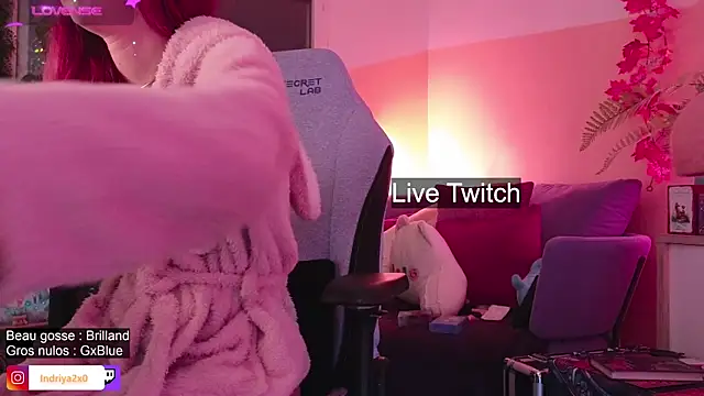 Snapshot of Indriya2x0 chatting on 11-12-25, 09:14 Indriya2x0 online show from 11-12-25, 09:14