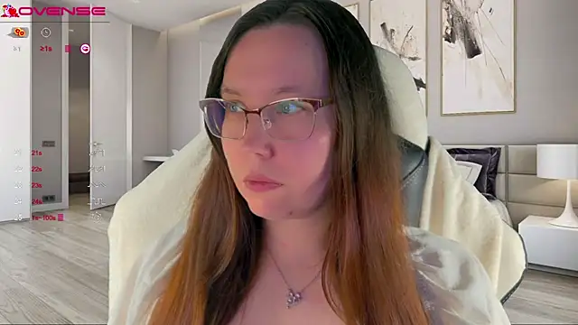 Snapshot of Victoria_Romans chatting on 09-27-25, 06:13 Victoria Romans online show from 09-27-25, 06:13