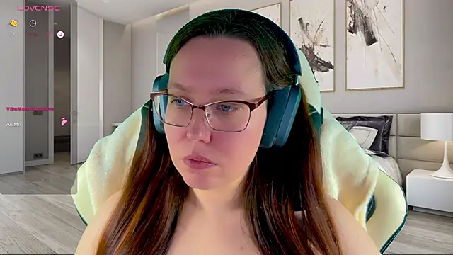 Snapshot of Victoria_Romans chatting on 10-23-25, 08:13 Victoria Romans online show from 10-23-25, 08:13