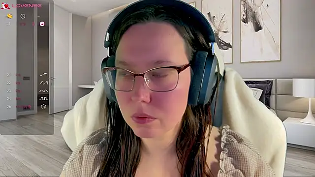 Snapshot of Victoria_Romans chatting on 11-01-25, 12:01 Victoria Romans online show from 11-01-25, 12:01