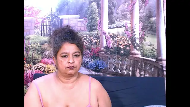 Snapshot of indianstar75 chatting on 02-06-25, 10:59 indianstar75 online show from 02-06-25, 10:59