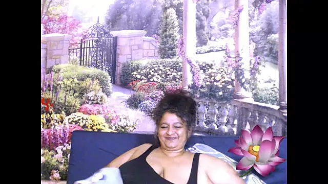 Snapshot of indianstar75 chatting on 02-11-25, 03:29 indianstar75 online show from 02-11-25, 03:29