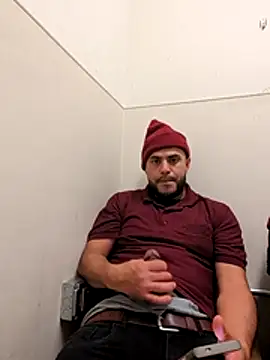 Snapshot of gardy8585 chatting on 11-20-25, 10:59 gardy8585 online show from 11-20-25, 10:59