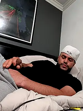 gardy8585 online show from 03-22-26, 04:54